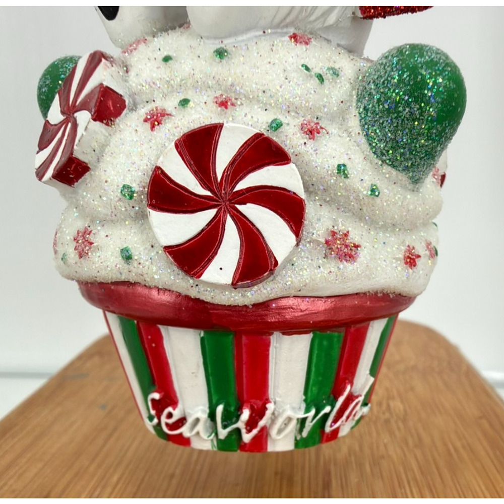 SeaWorld Theme Park Polar Bear Sitting On A Cupcake Christmas Holiday Ornament - Picture 3 of 6